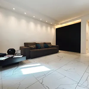  Apartment The Bright Nest Italien